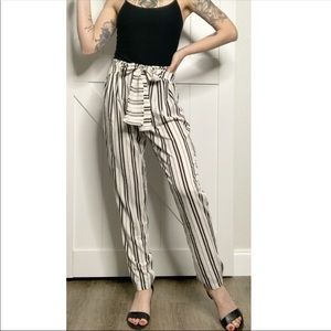 Pants with tie belt